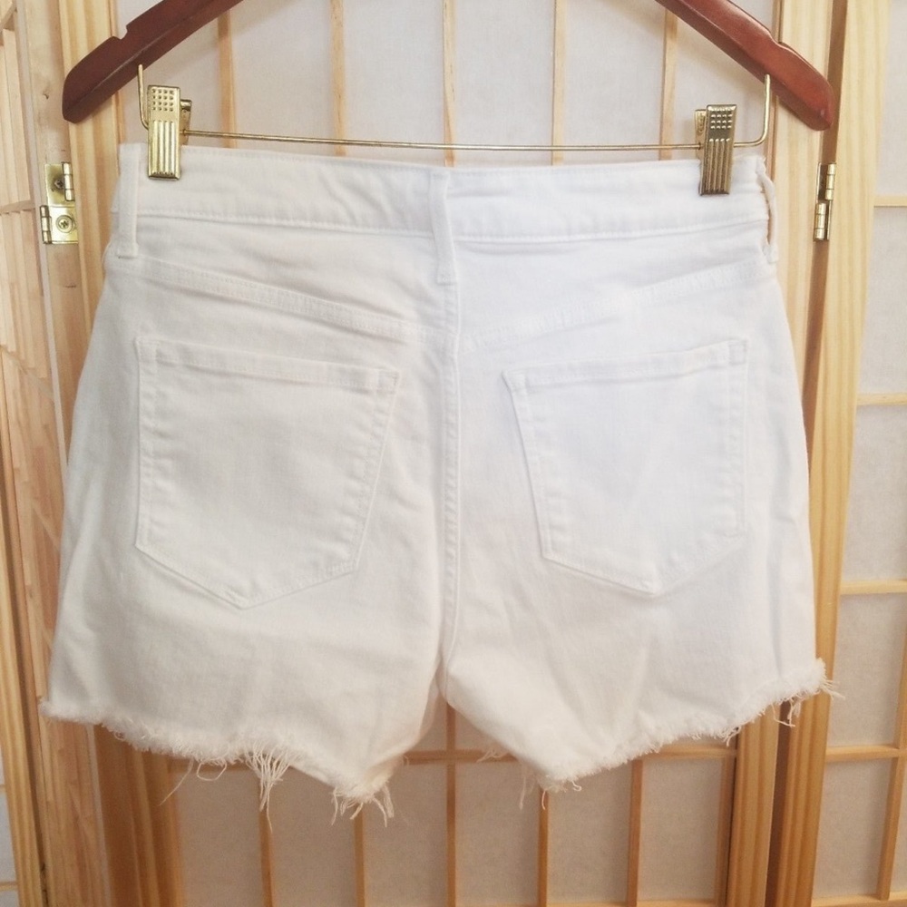 Old Navy white denim shorts size 6 - Picture 2 of 2